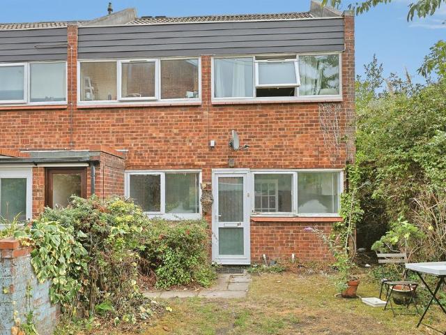 Flat for sale in New Catton, East Bank