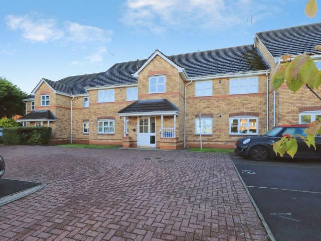 Flat for sale in Wombourne, South Staffordshire