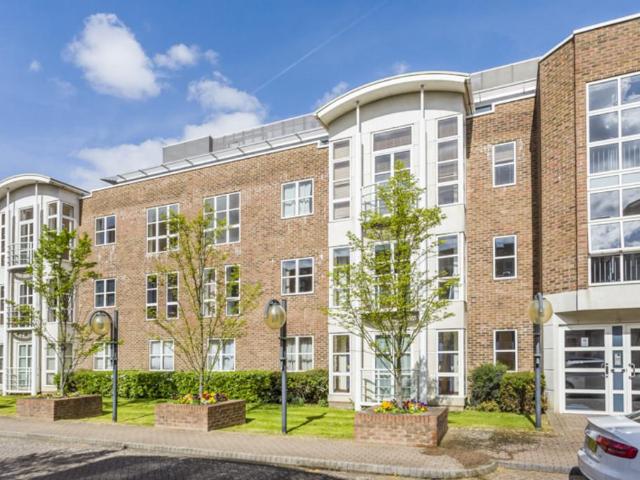 Flat for sale in Hammersmith, Greater London