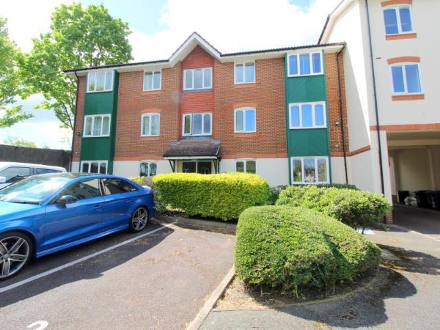 Flat for sale in Burnham, Slough