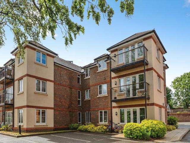 Flat for sale in Catteshall, Fole