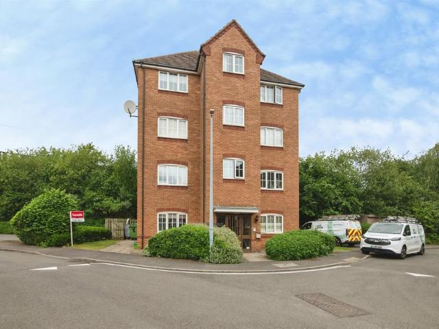 Flat for sale in Causeway Green, West Midlands