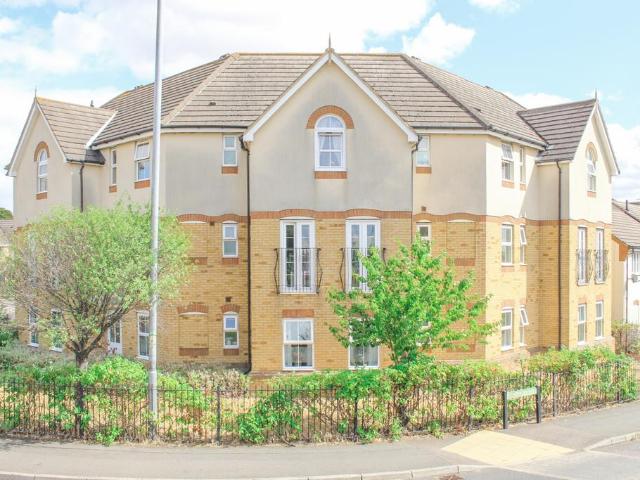 Flat for sale in Leighton-Linslade, Leighton Buzzard