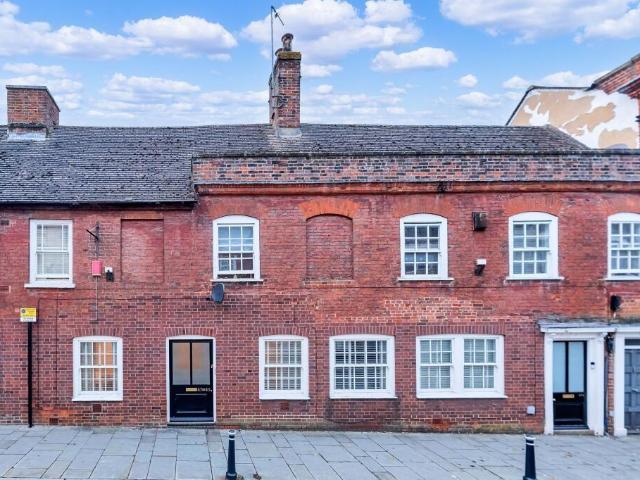 Flat for sale in King's Walden, Hertfordshire