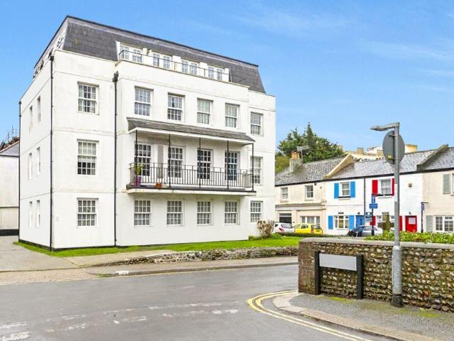 Flat for sale in Worthing, West Sussex