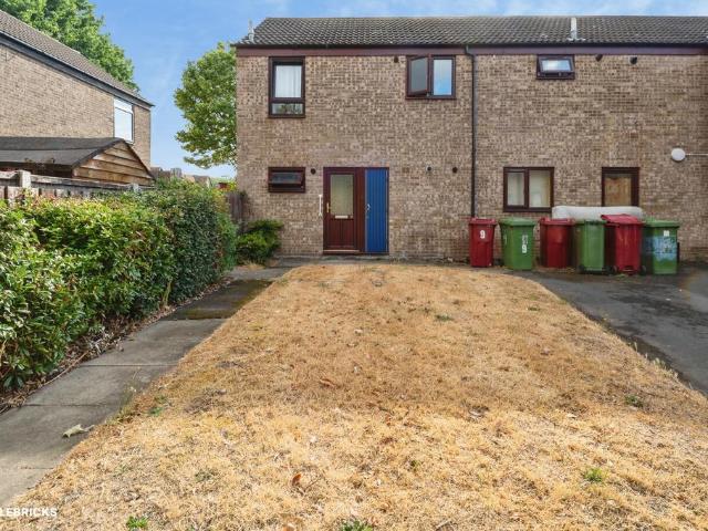 Flat for sale in Westcliff, Dragonby