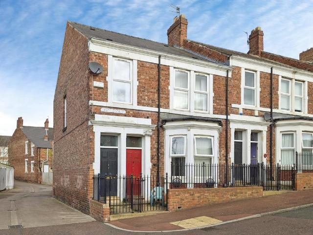 Flat for sale in Bensham, Tyne And Wear