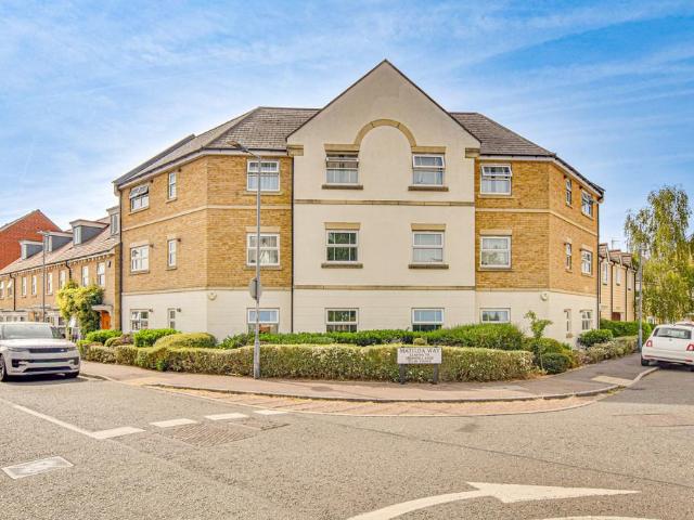 Flat for sale in Duton Hill, Essex
