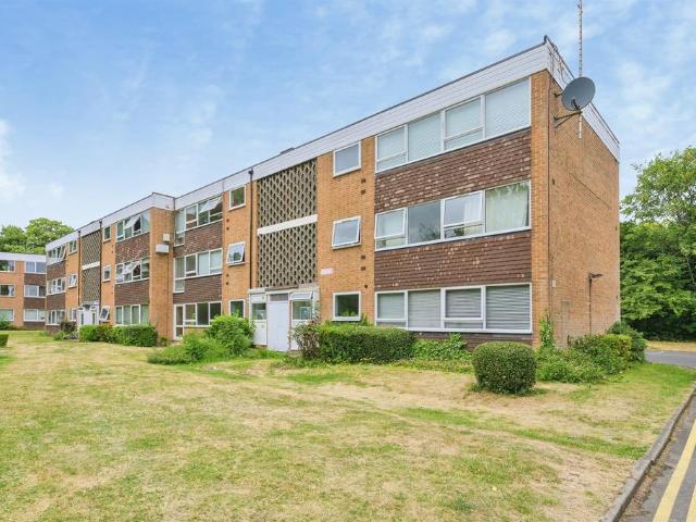 Flat for sale in Four Oaks, West Midlands