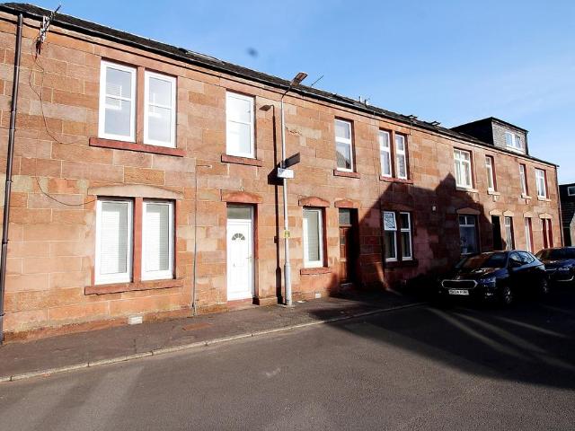 Flat for sale in Alexandria, Scotland