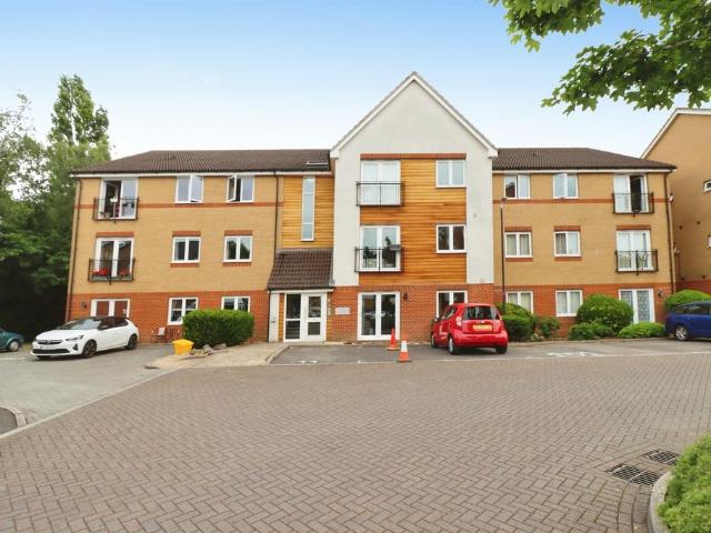 Flat for sale in Feckenham, City Of Bristol