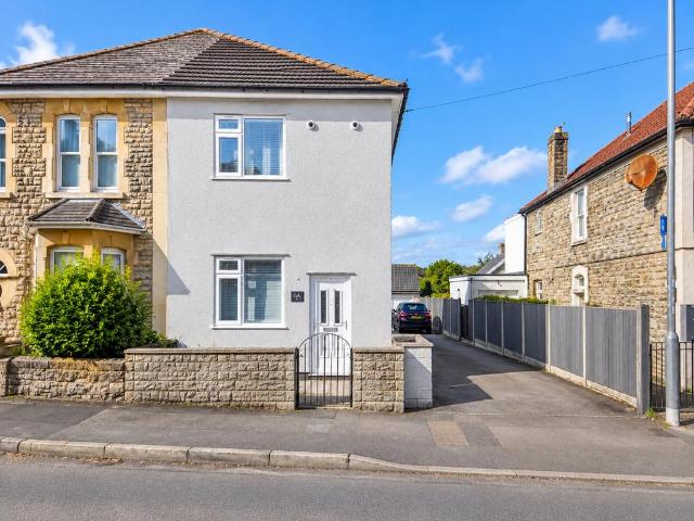 Flat for sale in Siston, South Gloucestershire