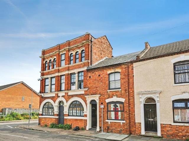 Flat for sale in Phippsville, Northampton