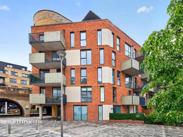 Flat for sale in Elephant and Castle, Greater London