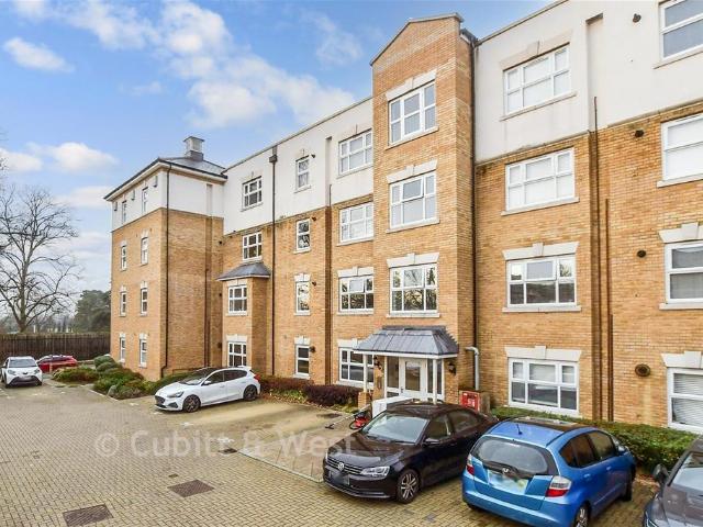 Flat for sale in North Horsham, Horsham
