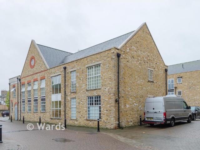 Flat for sale in Sutton-at-Hone and Hawley, Monks Orchard