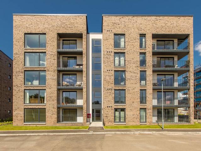 Flat for sale in Dumbarton, Scotland