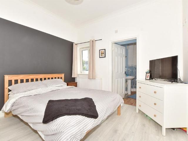 Flat for sale in Folkestone