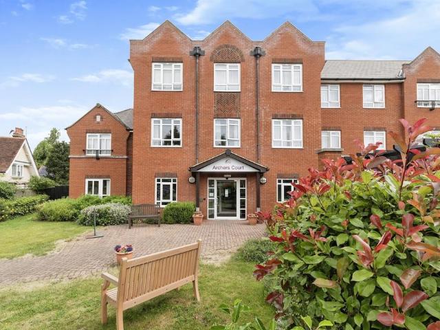 Flat for sale in King's Walden, Hertfordshire