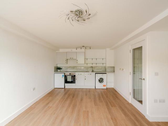 Flat for sale in Wapping Wharf, Feckenham