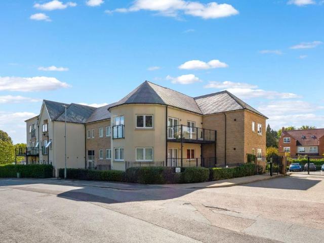 Flat for sale in Batchworth