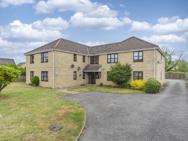 Flat for sale in Fossebridge, Gloucestershire