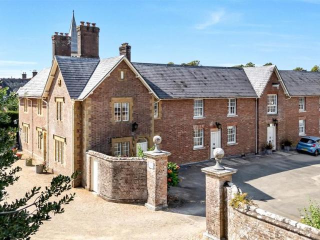 Flat for sale in Athelhampton and Puddletown, Puddletown