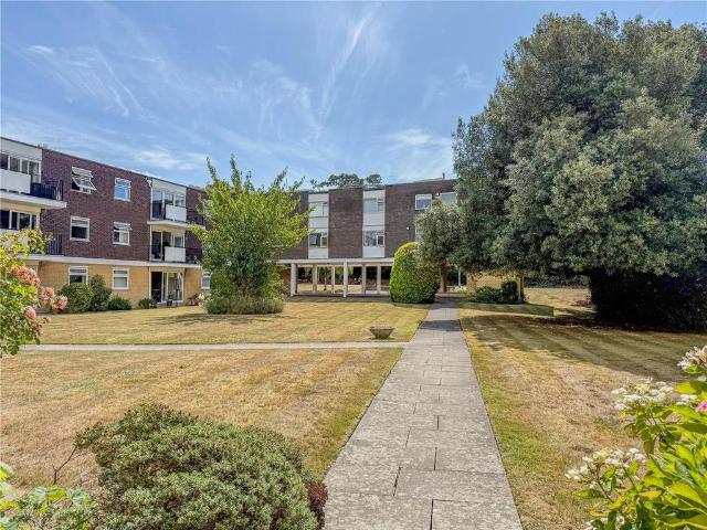 Flat for sale in Highcliffe
