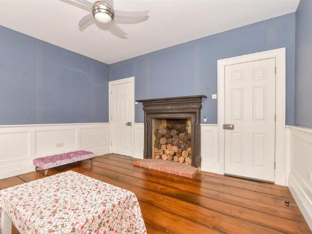 Flat for sale in Regent Quay, Oad Street