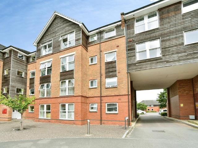 Flat for sale in Rodbourne, Swindon