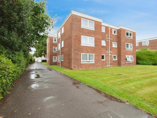 Flat for sale in Charminster, Bournemouth