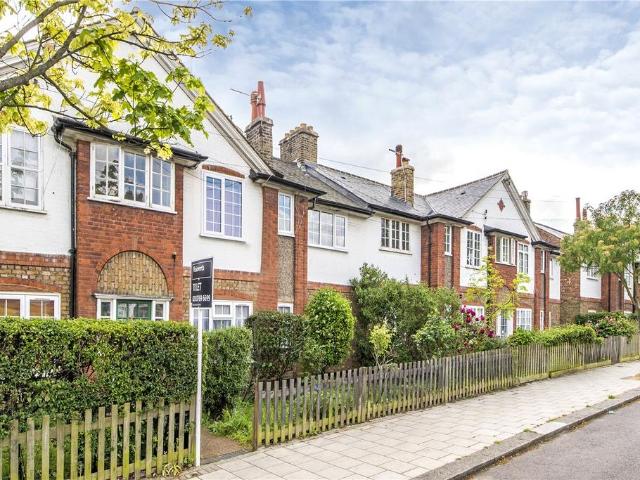 Flat for sale in Streatham Hill, Greater London
