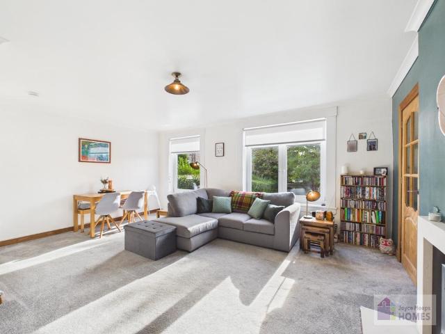 Flat for sale in King's Park, Glasgow