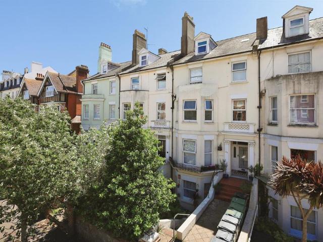 Flat for sale in Eastbourne, East Sussex