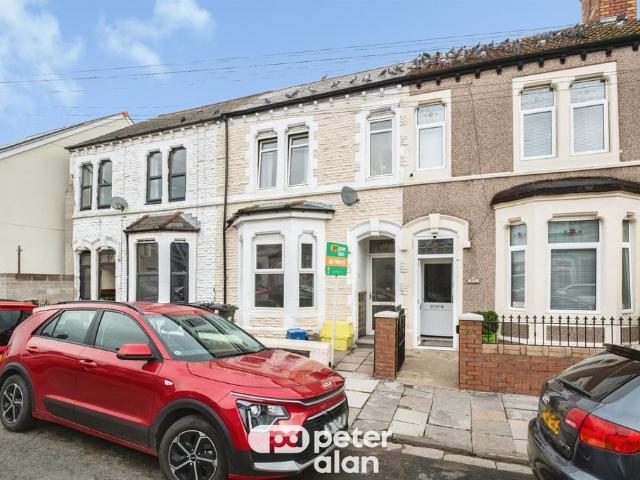 Flat for sale in Plasnewydd, Falcon Lodge