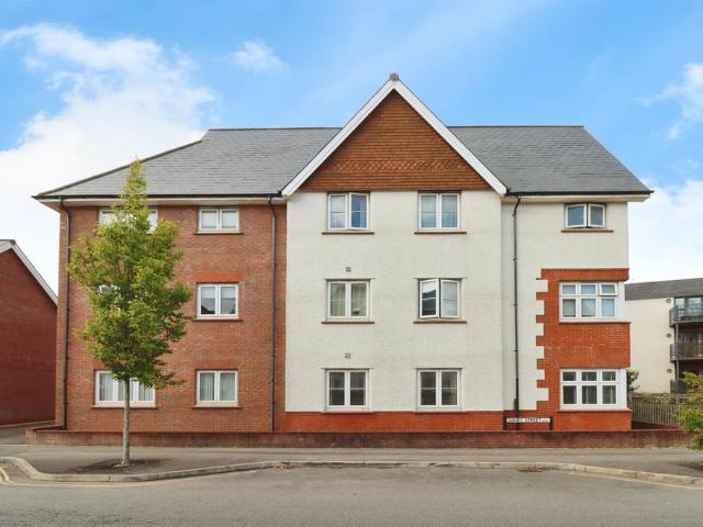 Flat for sale in Feckenham, City Of Bristol