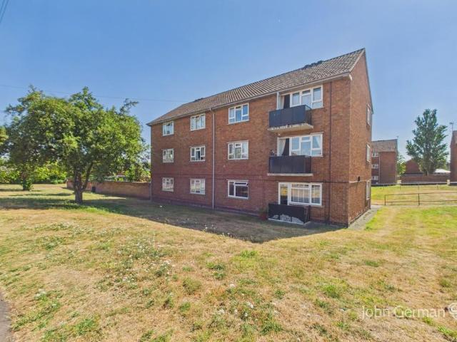 Flat for sale in Woodthorpe, Elmfield