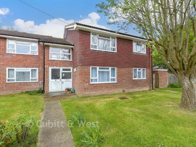 Flat for sale in Burstow, Hillview