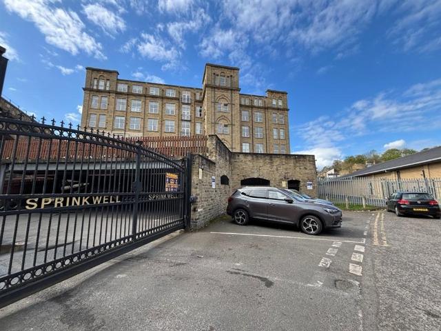 Flat for sale in Eightlands, Dewsbury