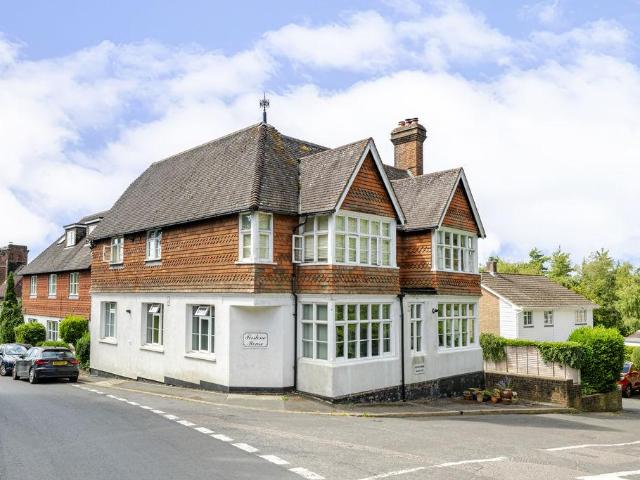 Flat for sale in Wellbrook, Wealden