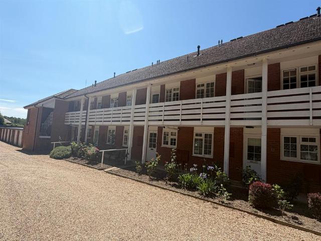 Flat for sale in Chedburgh, Suffolk