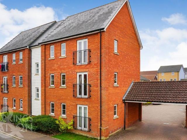 Flat for sale in Burgh St Peter, Norfolk