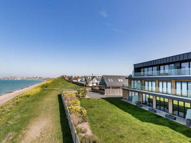 Flat for sale in Studd Hill, The Bridge