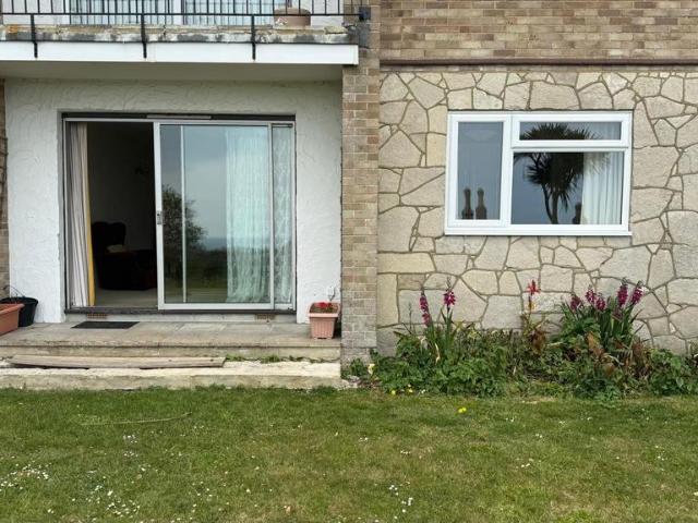 Flat for sale in Lowtherville, Ventnor