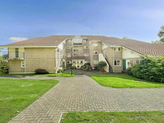 Flat for sale in Kirn, Scotland