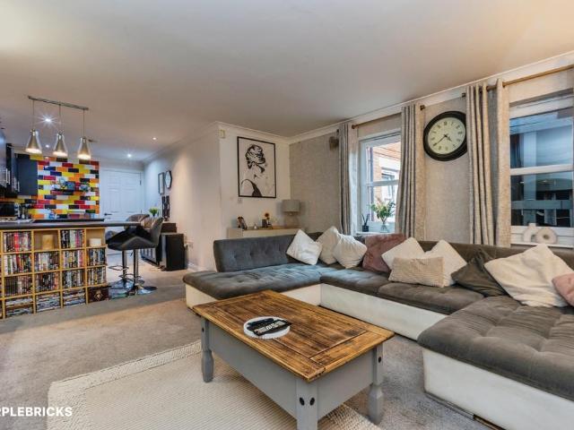 Flat for sale in Cheetham Fold, Greenheys