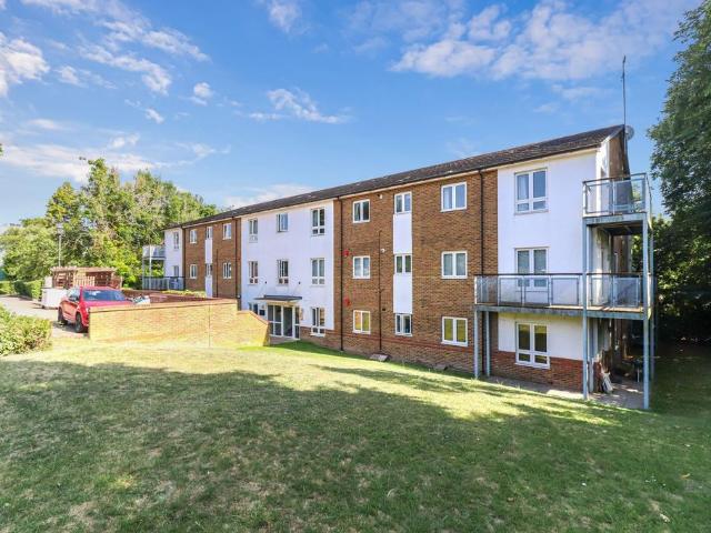 Flat for sale in Holywell Estate, North Watford
