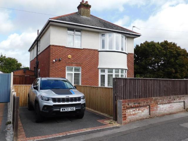 Flat for sale in Bournemouth