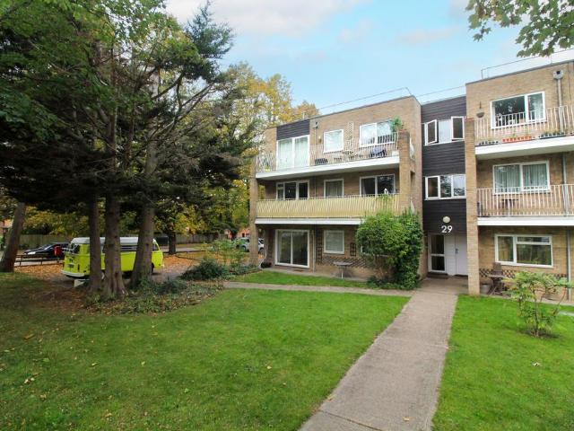 Flat for sale in London Borough of Bromley, Greater London