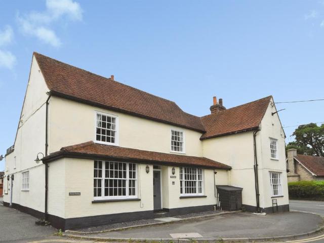 Flat for sale in White Colne, Chipping Hill